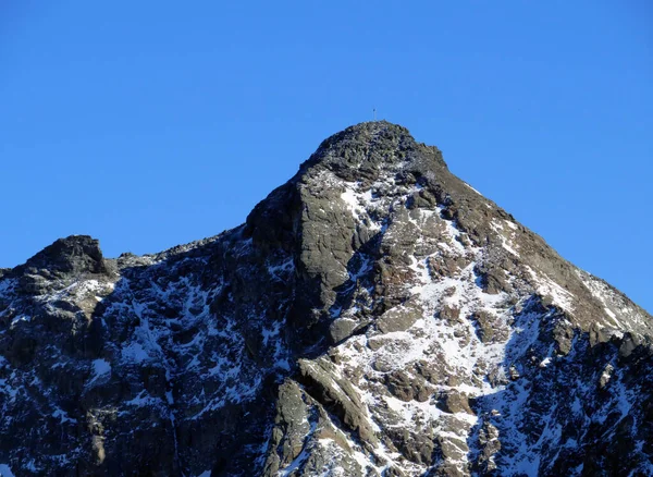 Primeira Neve Pico Rochoso Montanha Piz Sarsura Pitschen 3132 Nos — Fotografia de Stock
