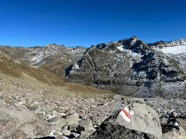 Albula Alpleri Nin Dağlık Kesiminde Sviçre Dağ Yolu Üzerindeki Fluela — Stok fotoğraf
