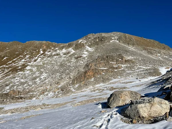Het Smelten Van Verse Herfstsneeuw Prachtige Omgeving Van Het Zwitserse — Stockfoto