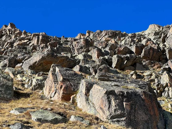 Πέτρες Και Πέτρες Στο Φθινοπωρινό Αλπικό Περιβάλλον Των Άλπεων Του — Φωτογραφία Αρχείου