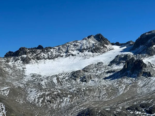 Primeira Neve Pico Rochoso Montanha Piz Sarsura 3175 Nos Alpes — Fotografia de Stock