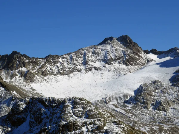Första Snön Bergstoppen Piz Sarsura 3175 Albula Alperna Och Ovanför — Stockfoto