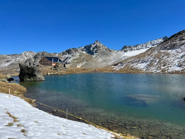 Високі Альпійські Озера Поруч Гірською Хатиною Chamanna Grialetsch Cas Або — стокове фото