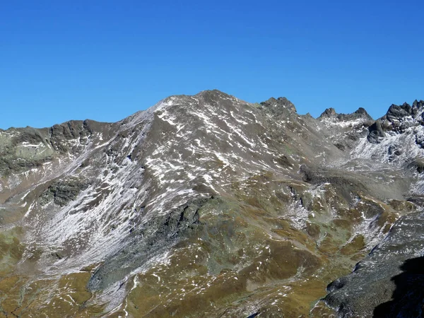 位于瑞士格劳森州Zernez Canton Grisons Kanton Graubuenden Schweiz Albula阿尔卑斯山地块上的落基山脉峰Piz Arpschella 3031米 — 图库照片