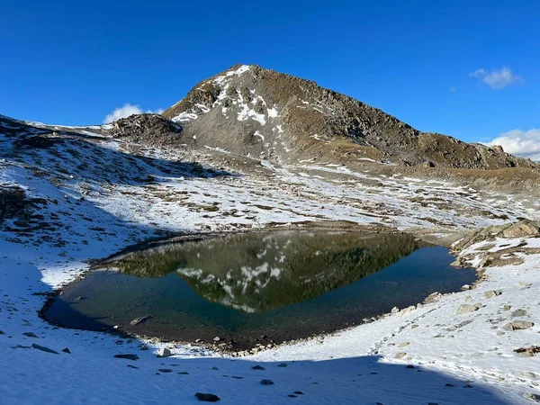 Abula Alp Dağları Ndaki Isimsiz Yüksek Dağlık Göller Sviçre Geçidi — Stok fotoğraf