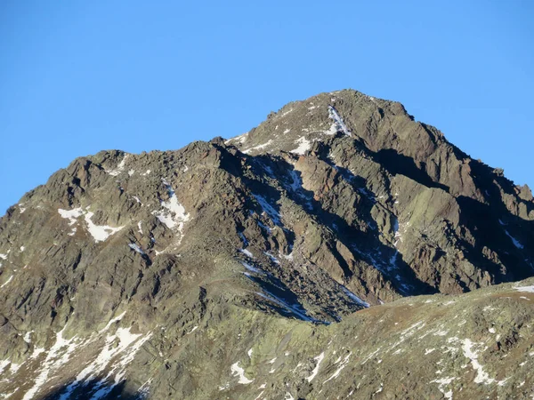 První Sníh Skalnatém Vrcholu Piz Champatsch 2946 Švýcarských Alpách Nad — Stock fotografie