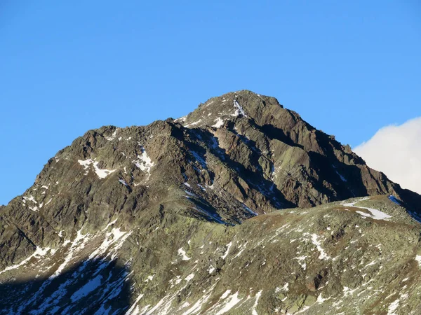 Перший Сніг Скелястому Гірському Піку Піц Чампач 2946 Швейцарських Альпах — стокове фото