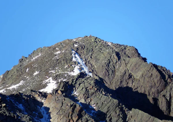 Pierwszy Śnieg Skalistym Szczycie Góry Piz Champatsch 2946 Alpach Szwajcarskich — Zdjęcie stockowe
