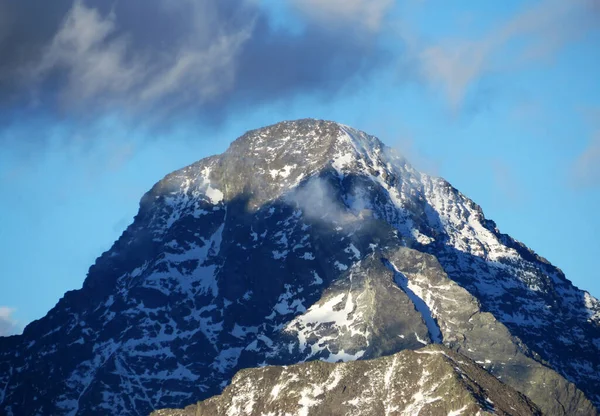 stock image Rocky mountain peak Piz Linard (3410 m) in the massif of the Silvretta Alps above the road pass Fluela (Fluelapass), Zernez - Canton of Grisons, Switzerland (Kanton Graubuenden, Schweiz)