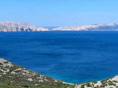 Hırvatistan (Pogled na jadranske otoke u Kvarnerskom zaljevu sa obronaka planine Velebit - Hrvatska)