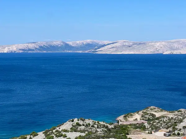 Hırvatistan (Pogled na jadranske otoke u Kvarnerskom zaljevu sa obronaka planine Velebit - Hrvatska)