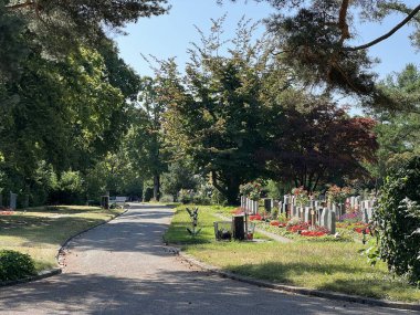 Affoltern Mezarlığı (Affoltern Mezarlığı) veya Cimetiere Affoltern Oder Friedhof Affoltern - Zürih veya Zuerich, İsviçre (Schweiz)