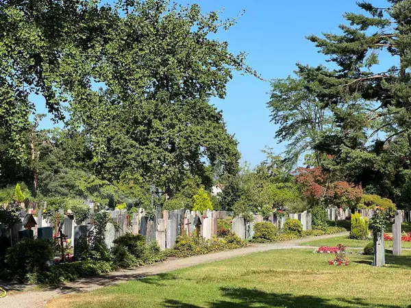 Affoltern Mezarlığı (Affoltern Mezarlığı) veya Cimetiere Affoltern Oder Friedhof Affoltern - Zürih veya Zuerich, İsviçre (Schweiz)