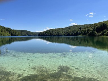 Plitvice Lakes Ulusal Parkı (UNESCO) - Plitvica, Hırvatistan veya Slikoviti krajobrazi i prekrasni motivi iz nacionalnog parka Plitvicka jezera - Plitvice, Hrvatska