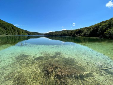 Plitvice Lakes Ulusal Parkı (UNESCO) - Plitvica, Hırvatistan veya Slikoviti krajobrazi i prekrasni motivi iz nacionalnog parka Plitvicka jezera - Plitvice, Hrvatska