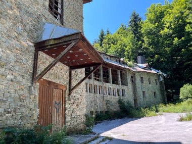 Tito 'nun Plitvice Lakes Ulusal Parkı' ndaki villası veya Object 99 - Hırvatistan (Titova villası Izvor ili Objekt 99 nad izvorom potoka Plitvica u nacionalnom parku Plitvicka jezera - Hrvatska)