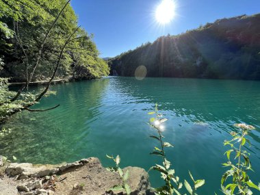 Plitvice Lakes Ulusal Parkı (UNESCO) - Plitvica, Hırvatistan veya Slikoviti krajobrazi i prekrasni motivi iz nacionalnog parka Plitvicka jezera - Plitvice, Hrvatska