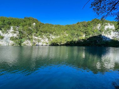 Plitvice Lakes Ulusal Parkı (UNESCO) - Plitvica, Hırvatistan veya Slikoviti krajobrazi i prekrasni motivi iz nacionalnog parka Plitvicka jezera - Plitvice, Hrvatska