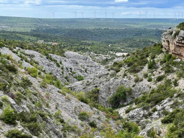 Bijela voda dere kanyonu veya Bijela nehir karst kanyonu, Karin Gornji - Hırvatistan (Kanjon potoka Bijela voda ili krski kanjon Bijela rijeka, Karin Gornji - Hrvatska)