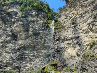 Brinta şelalesi veya Brintafall, Malenscek deresi (Vrsno, Slovenya) - Brinta-Wasserfall, Malenscek deresi (Vrsno, Slowenien) - Slap Brinta (Slovenya) veya Vodopad Brinta