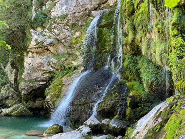 Glijun deresindeki Virje şelalesi (Bovec, Slovenya) - Der Virje Wasserfall am Glijun Bach oder Virjefall (Bovec, Slowenien) - Virje veya Vodopad Virje (Bovec, Slovenic,)