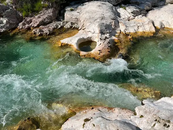 The Small Soca Gorge (Slovenya) - Kleine Soca-Schlucht oder Kleinen Soca-Troge (Kleinen Soca-Troege, Slowenien) - Mala korita Soce (Slovenija Soce))