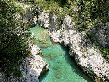 The Great Soca Gorge (Triglav Ulusal Parkı, Slovenya) - Grosse Soca-Schlucht oder Grosse Soca-Troge, Nationalpark Triglav (Grosse Soca-Troege, Slowenien) - Velika korita Soce, Triglavski narodni parkı