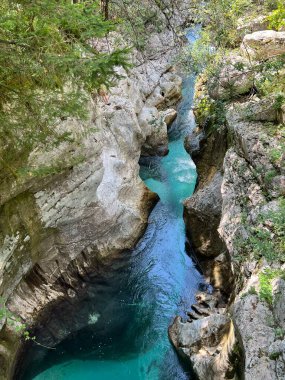 The Great Soca Gorge (Triglav Ulusal Parkı, Slovenya) - Grosse Soca-Schlucht oder Grosse Soca-Troge, Nationalpark Triglav (Grosse Soca-Troege, Slowenien) - Velika korita Soce, Triglavski narodni parkı