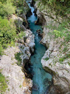 The Great Soca Gorge (Triglav Ulusal Parkı, Slovenya) - Grosse Soca-Schlucht oder Grosse Soca-Troge, Nationalpark Triglav (Grosse Soca-Troege, Slowenien) - Velika korita Soce, Triglavski narodni parkı
