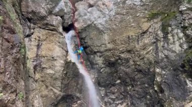 Fratarica Kanyonu veya Fratarica Kanyonu 'nda Macera Canyoning Turu (Triglav Ulusal Parkı, Slovenya) Der Fratarica Schlucht, Log pod Mangartom (Nationalpark Triglav, Slowenien))