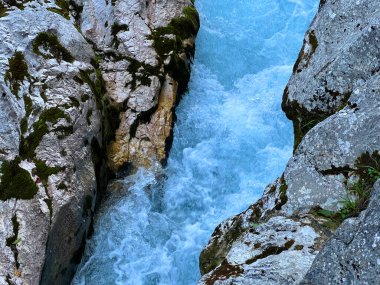The Small Soca Gorge (Slovenya) - Kleine Soca-Schlucht oder Kleinen Soca-Troge (Kleinen Soca-Troeg, Slowenien) - Mala korita Soce (Slovenija Soce))