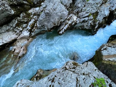 The Small Soca Gorge (Slovenya) - Kleine Soca-Schlucht oder Kleinen Soca-Troge (Kleinen Soca-Troeg, Slowenien) - Mala korita Soce (Slovenija Soce))