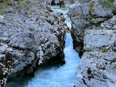 The Small Soca Gorge (Slovenya) - Kleine Soca-Schlucht oder Kleinen Soca-Troge (Kleinen Soca-Troeg, Slowenien) - Mala korita Soce (Slovenija Soce))