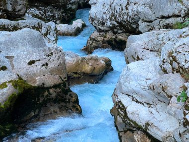 The Small Soca Gorge (Slovenya) - Kleine Soca-Schlucht oder Kleinen Soca-Troge (Kleinen Soca-Troege, Slowenien) - Mala korita Soce (Slovenija Soce))