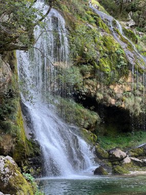 Glijun deresindeki Virje şelalesi (Bovec, Slovenya) - Der Virje Wasserfall am Glijun Bach oder Virjefall (Bovec, Slowenien) - Virje veya Vodopad Virje (Bovec, Slovenic,)