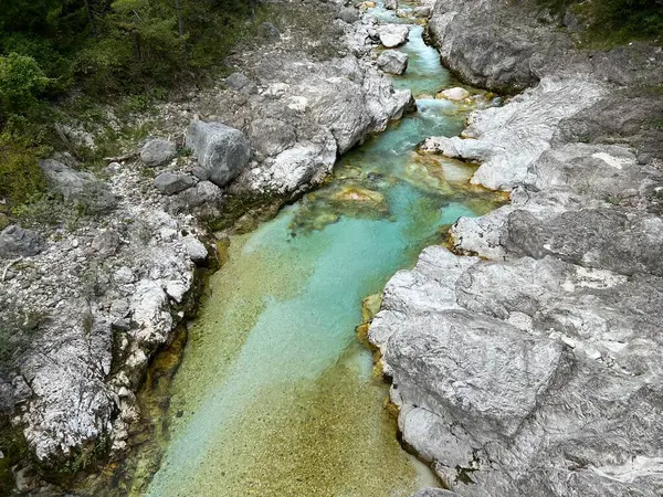 Koritnica vadisi, Bovec (Triglav Ulusal Parkı, Slovenya) - Koritnica-Schlucht und Naturdenkmal Troege Kluze / Troge Kluze (Triglav-Nationalpark) - Kluzka Korita, Slovenya 'da Naravni spomenik Soteska Koritnice