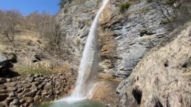 Dundelbachfalls şelalesi ya da şelale Dundelbachfall (Dundelbach alp akıntısında şelale), Lungern, İsviçre - Dundelbachfaelle Wasserfaelle oder Wasserfall Dundelbachfalle (Schweiz)