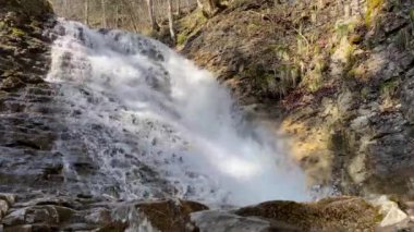 Dundelbachfalls şelalesi ya da şelale Dundelbachfall (Dundelbach alp akıntısında şelale), Lungern, İsviçre - Dundelbachfaelle Wasserfaelle oder Wasserfall Dundelbachfalle (Schweiz)