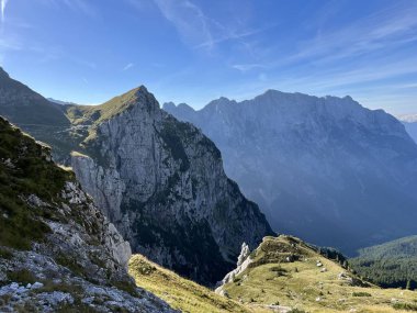 Mangart 'ın Julian Alpleri çevresindeki tepeleri, Strmec na Predelu (Triglav Ulusal Parkı, Slovenya) - Alpentaeler rund um den Mangart-Gipfel in den Julischen Alpen (Triglav-Nationalpark, Slowenien)