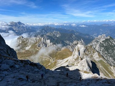 Mountain pass Mangart saddle in the Julian Alps, Strmec na Predelu (Triglav National Park, Slovenia) - Gebirgspass Mangart-Sattel in den Julischen Alpen (Triglav-Nationalpark, Slowenien) clipart