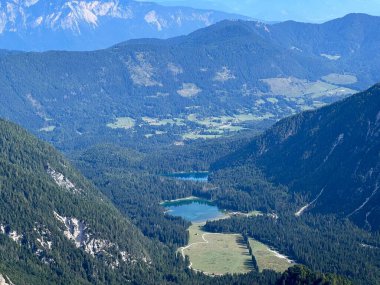 Dağ geçidi Mangart eyeri, Strmec na Predelu (Triglav Ulusal Parkı, Slovenya) - Panorama vom Gebirgspass Mangart-Sattel in den Julischen Alpen (Triglav-Nationalpark, Slowenien)