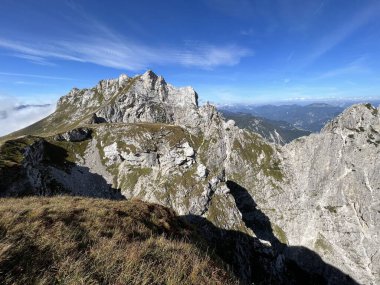 Dağ geçidi Mangart eyeri, Strmec na Predelu (Triglav Ulusal Parkı, Slovenya) - Panorama vom Gebirgspass Mangart-Sattel in den Julischen Alpen (Triglav-Nationalpark, Slowenien)