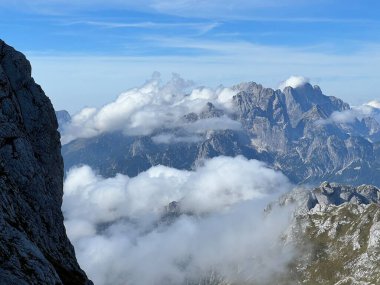 Julian Alpleri, Strmec na Predelu (Triglav Ulusal Parkı, Slovenya) - Malerische und schoene Wolken ueber den Julischen Alpen (Triglav-Nationalpark, Slowenien)