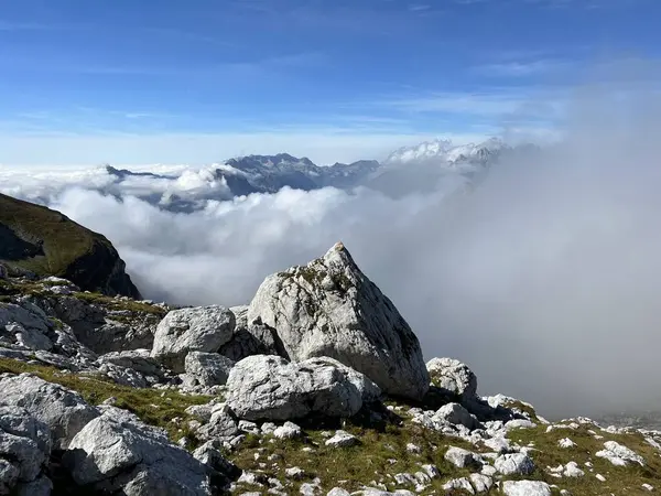 Julian Alpleri, Strmec na Predelu (Triglav Ulusal Parkı, Slovenya) - Malerische und schoene Wolken ueber den Julischen Alpen (Triglav-Nationalpark, Slowenien)