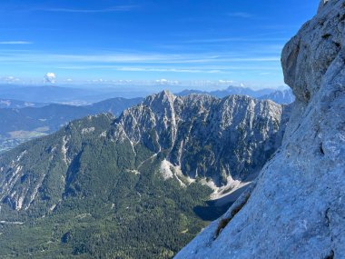 Dağ zirvesinden Panorama, Büyük Mangart, Strmec na Predelu (Triglav Ulusal Parkı, Slovenya) - Grosse Mangart-Gipfel in den Julischen Alpen (Triglav-Nationalpark, Slowenien)