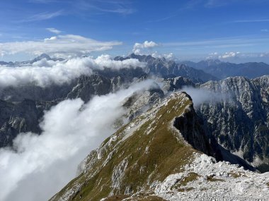 Dağ zirvesinden Panorama, Büyük Mangart, Strmec na Predelu (Triglav Ulusal Parkı, Slovenya) - Grosse Mangart-Gipfel in den Julischen Alpen (Triglav-Nationalpark, Slowenien)