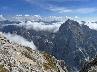 Dağ zirvesinden Panorama, Büyük Mangart, Strmec na Predelu (Triglav Ulusal Parkı, Slovenya) - Grosse Mangart-Gipfel in den Julischen Alpen (Triglav-Nationalpark, Slowenien)