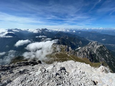 Dağ zirvesinden Panorama, Büyük Mangart, Strmec na Predelu (Triglav Ulusal Parkı, Slovenya) - Grosse Mangart-Gipfel in den Julischen Alpen (Triglav-Nationalpark, Slowenien)