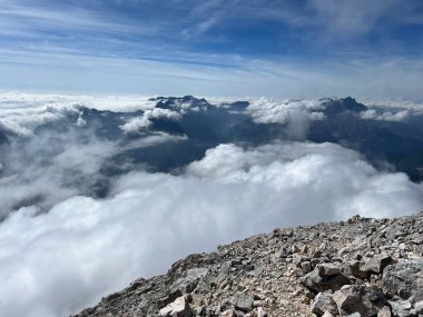 Dağ zirvesinden Panorama, Büyük Mangart, Strmec na Predelu (Triglav Ulusal Parkı, Slovenya) - Grosse Mangart-Gipfel in den Julischen Alpen (Triglav-Nationalpark, Slowenien)