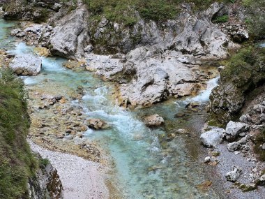 Tolmin Gorges (Triglav Ulusal Parkı, Slovenya) - Tolminer Klammen (Nationalpark Triglav, Slowenien) - Tolminska korita (Triglavski narodni parkı, Slovenya)